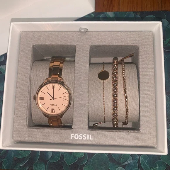 Fossil Watch - Picture 1 of 5